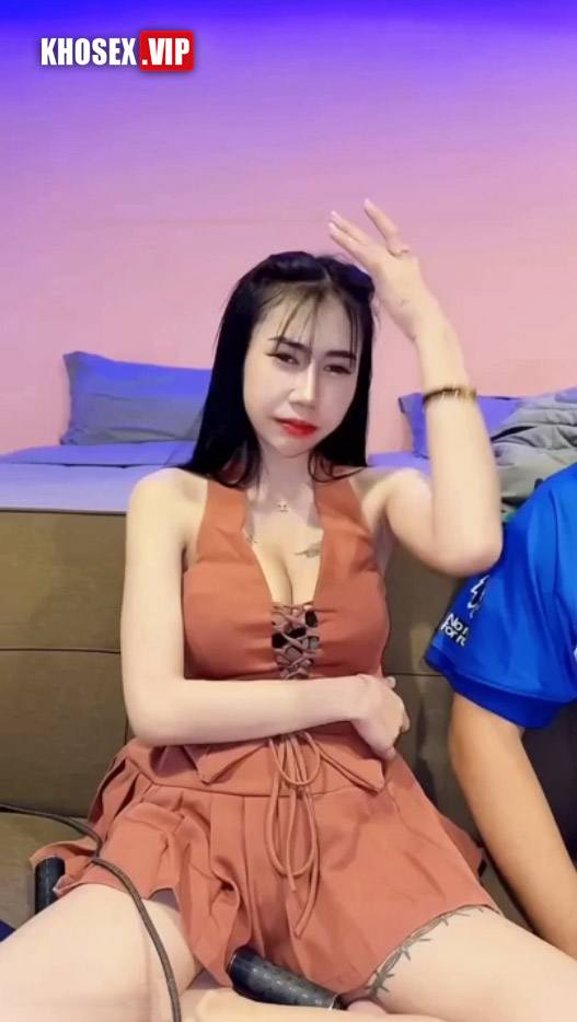 Clip sex rò rỉ Gái loli xăm mình threesome chịch tập thể cho đến khi xuất tinh trong (Bản Full 1 Tiếng) - Hình 01